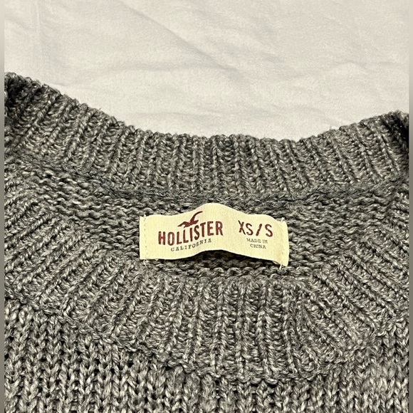 Hollister XS/S Oversized Grey Knit Sweater with Pattern - Picture 5 of 5